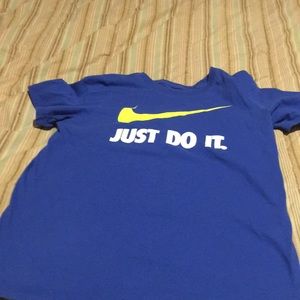 Nike boys shirt